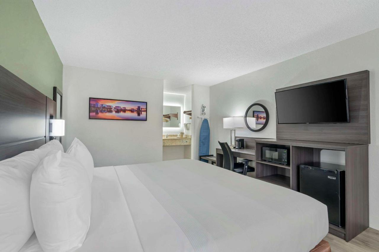 Quality Inn & Suites Orlando East - Ucf Area Alafaya Kültér fotó