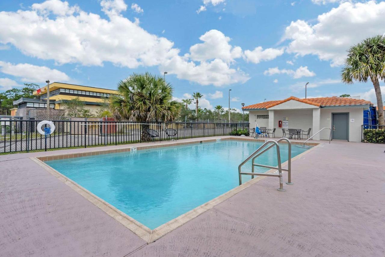 Quality Inn & Suites Orlando East - Ucf Area Alafaya Kültér fotó
