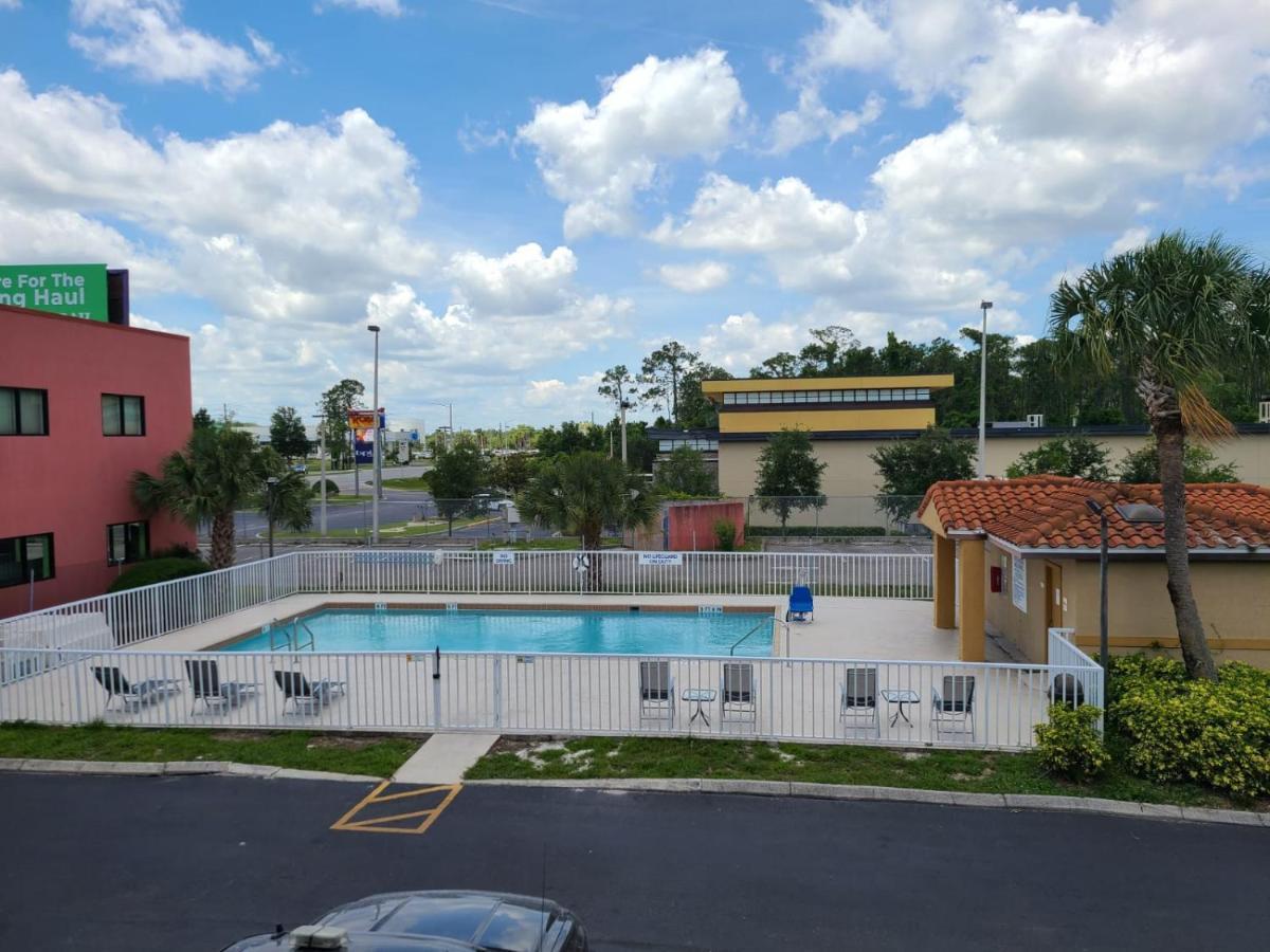 Quality Inn & Suites Orlando East - Ucf Area Alafaya Kültér fotó